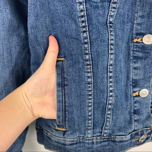 Levi’s Original Trucker Jacket Medium Blue Button Up Jean Jacket - Picture 3 of 9